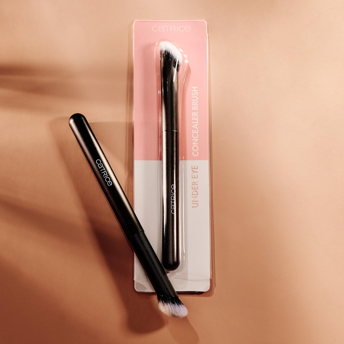 Catrice Under Eye Concealer Brush – Angled for Cream, Liquid & Powder